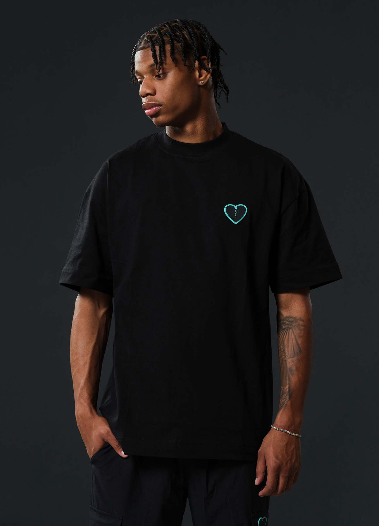 BASIC TEE BLACK/TURQUOISE